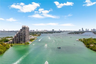 Comprar apartamento no 1000 Venetian Way 408