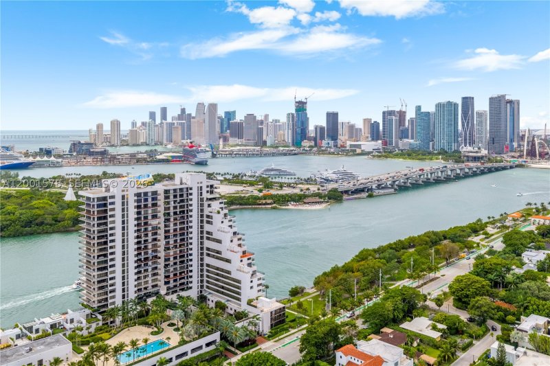 Condo for sale at 1000 Venetian Way 408