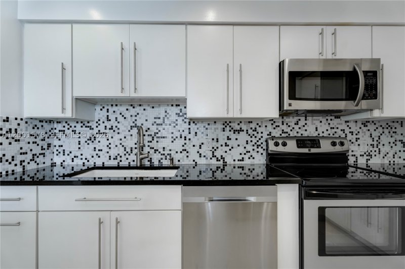 Condo for sale at 1000 Venetian Way 408