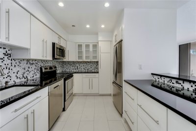 Comprar apartamento no 1000 Venetian Way 408