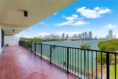 Comprar apartamento no 1000 Venetian Way 408