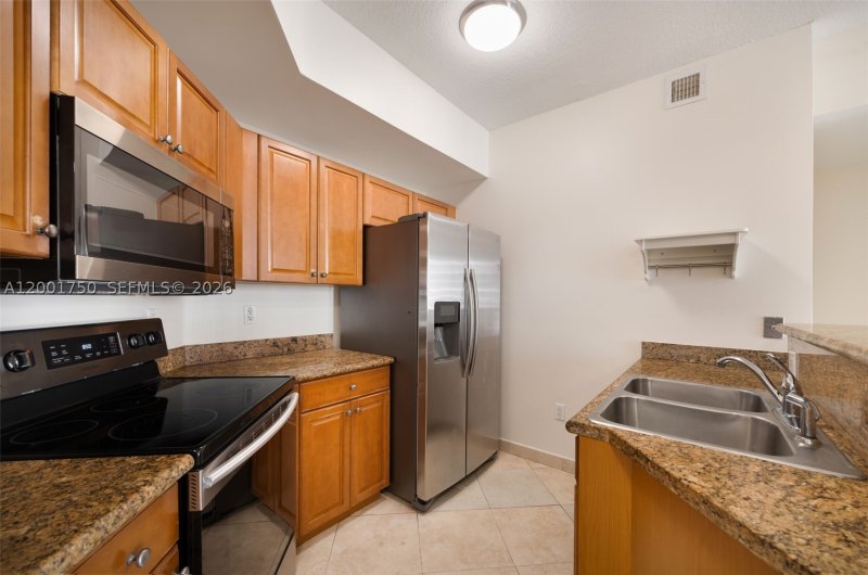 Condo for sale at Gables Park Tower 1507