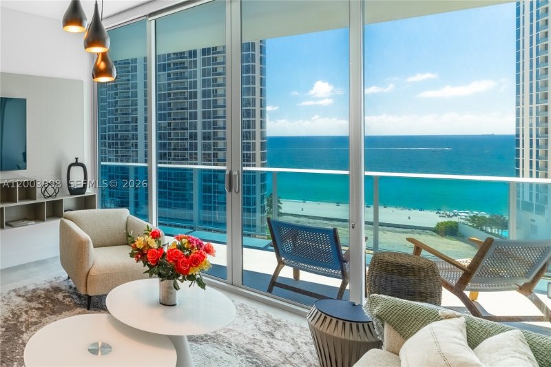 Condo for sale at Aurora 1202