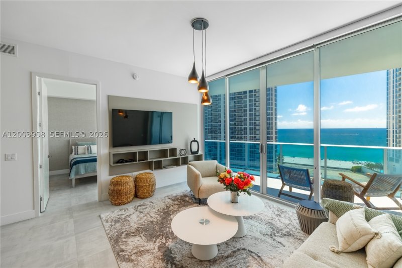 Condo for sale at Aurora 1202