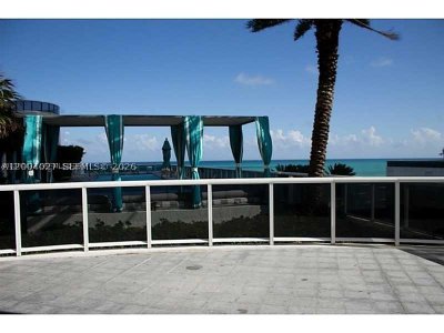 Aluguel de apartamento no Trump Tower One 406