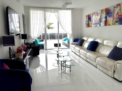 Aluguel de apartamento no Trump Tower One 406