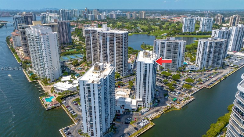 Condo for sale at Waterview PH-38