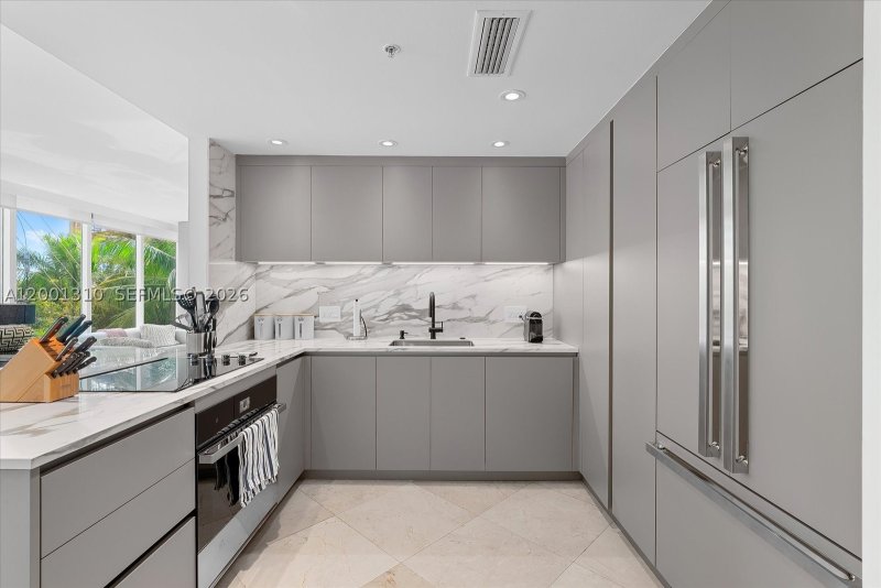 Apartment for rent at Ritz Carlton Coconut Grove 201