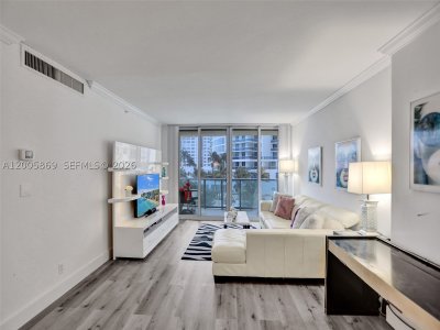 Comprar apartamento no The Wave Condo 415