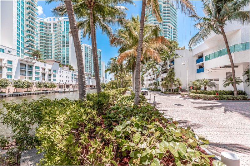 Aluguel de apartamento no Oceania 5 655