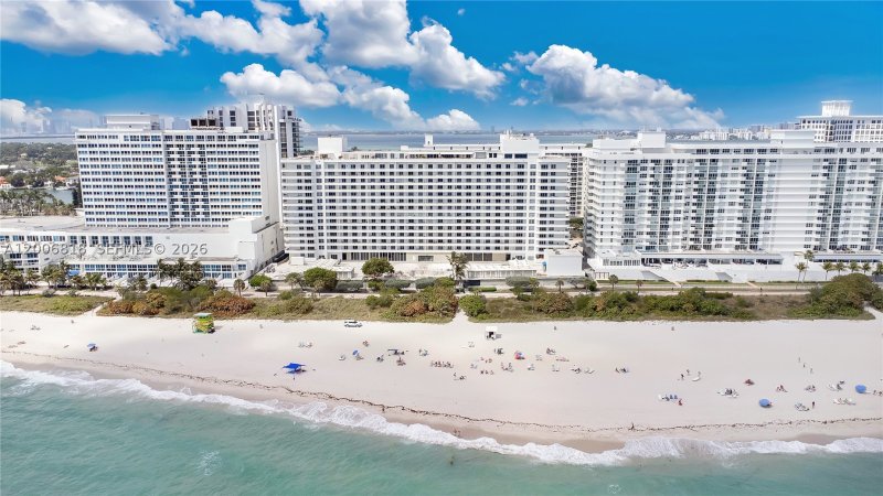 Apartment for rent at Oceanside Plaza 16A