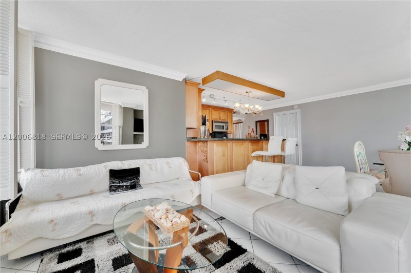 Apartment for rent at Oceanside Plaza 16A