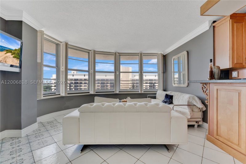 Apartment for rent at Oceanside Plaza 16A