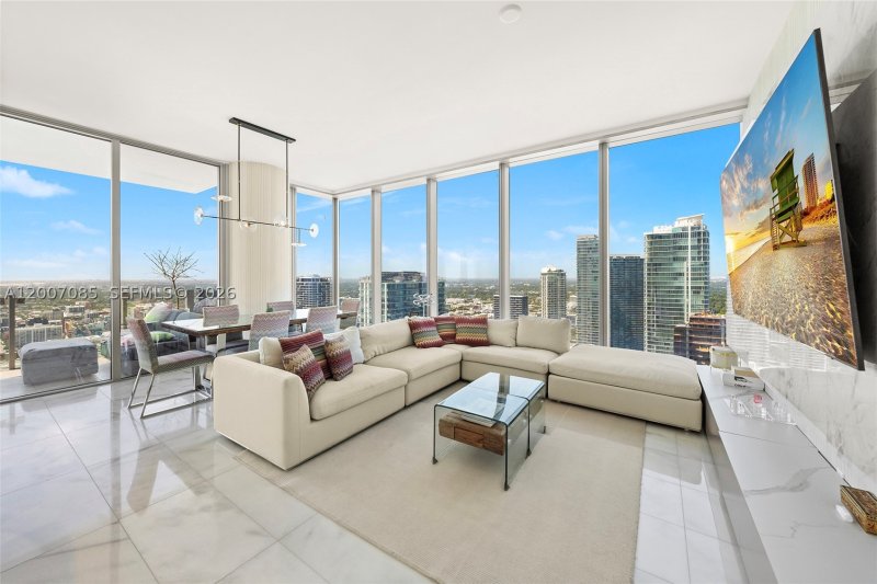 Comprar apartamento no Missoni Baia 4206