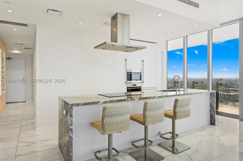 Comprar apartamento no Missoni Baia 4206