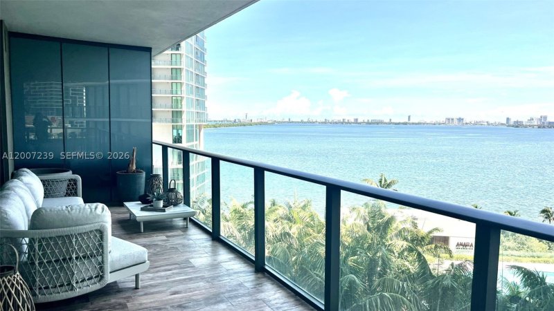 Apartment for rent at Paraiso Bay Miami 1001