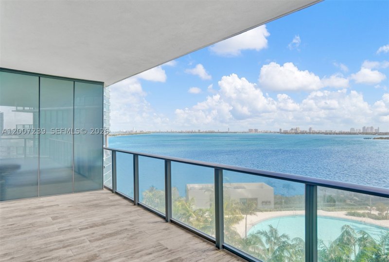 Apartment for rent at Paraiso Bay Miami 1001