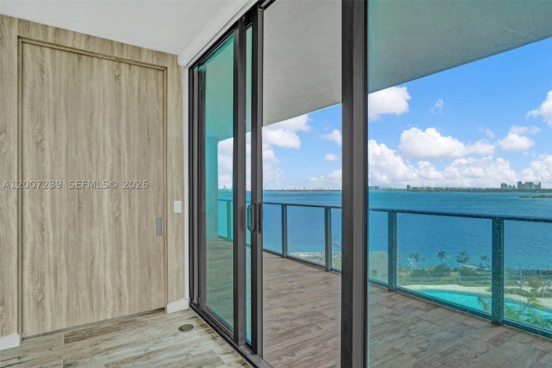 Apartment for rent at Paraiso Bay Miami 1001