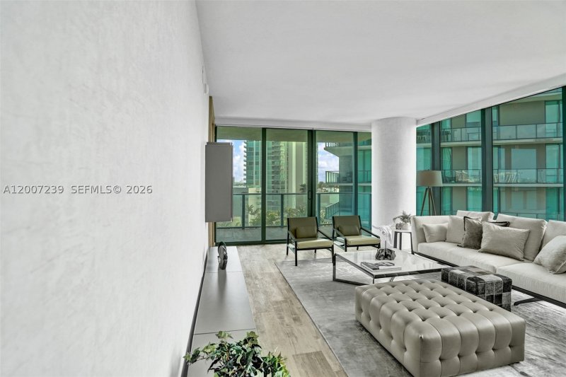 Apartment for rent at Paraiso Bay Miami 1001