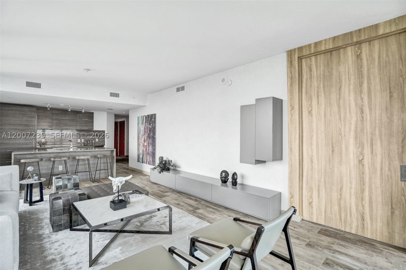 Apartment for rent at Paraiso Bay Miami 1001