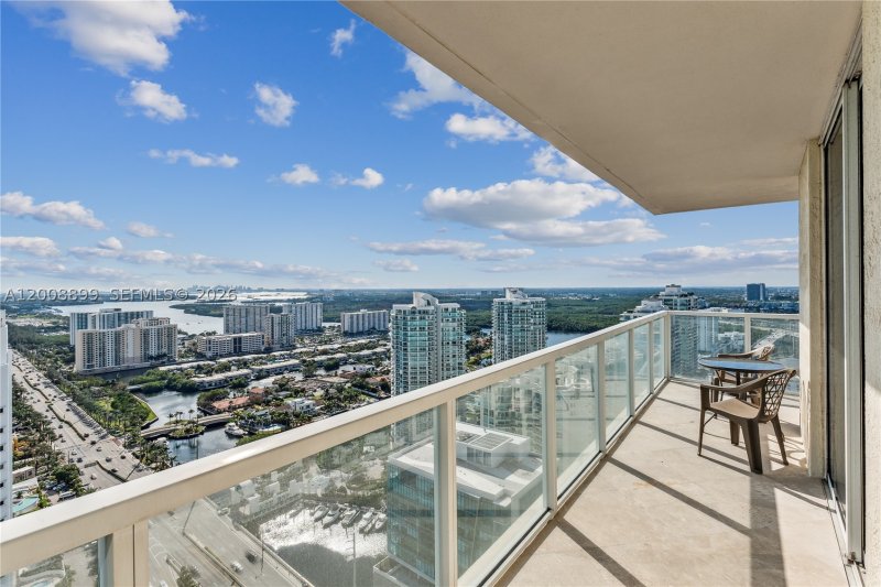 Alquiler de apartamento en La Perla 3608