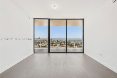 Comprar apartamento no Five Park Miami Beach 3004