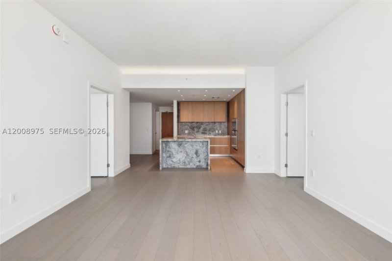 Comprar apartamento no Five Park Miami Beach 3004