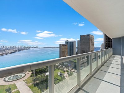 Comprar apartamento no 50 Biscayne 3308