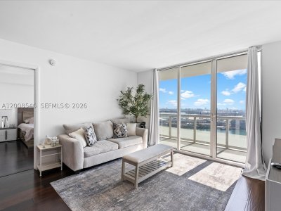 Comprar apartamento no 50 Biscayne 3308