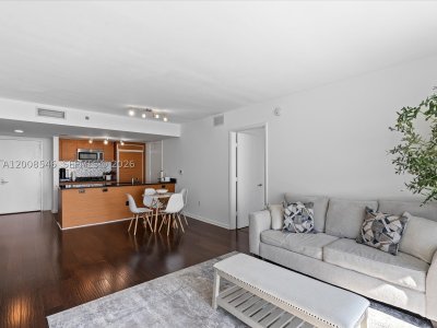 Comprar apartamento no 50 Biscayne 3308