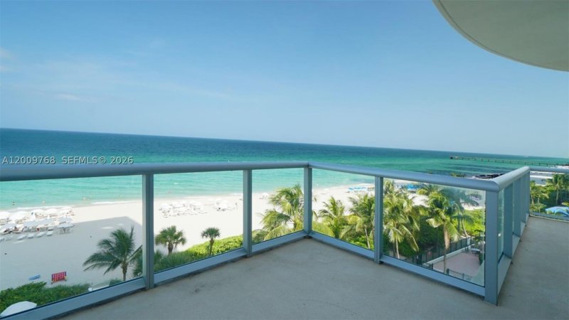 Condo for sale at Sole 702