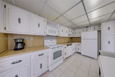 Comprar apartamento en Charter Club Condos 421