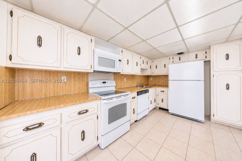 Condo for sale at Charter Club Condos 421