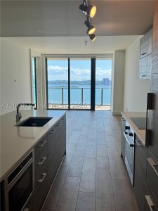 Comprar apartamento no Paraiso Bay Miami 1805