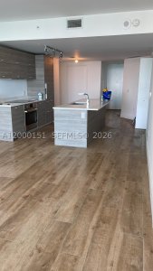 Comprar apartamento no Paraiso Bay Miami 1805