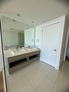 Comprar apartamento no Paraiso Bay Miami 1805