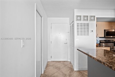 Aluguel de apartamento no The Collins Condo 1609