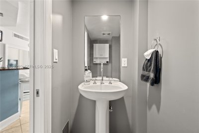 Aluguel de apartamento no The Collins Condo 1609