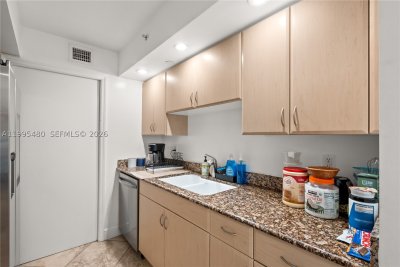 Aluguel de apartamento no The Collins Condo 1609