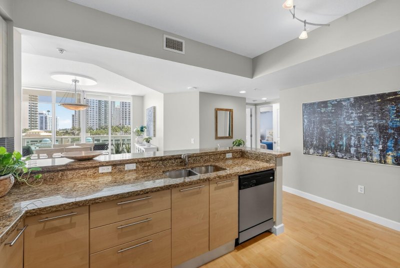 Condo for sale at 350 Las Olas Place 1030