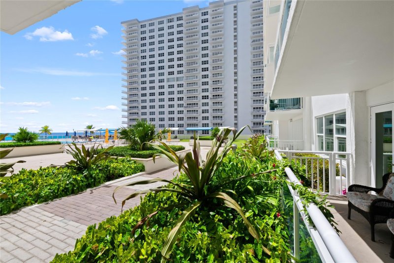Condo for sale at Playa Del Mar 105