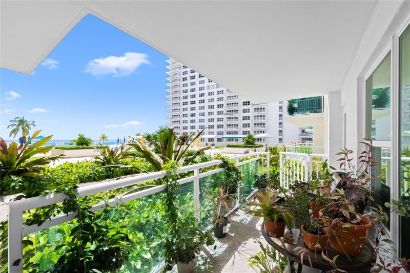 Condo for sale at Playa Del Mar 105