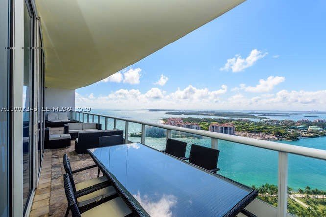 Alquiler de apartamento en Continuum I South 3101