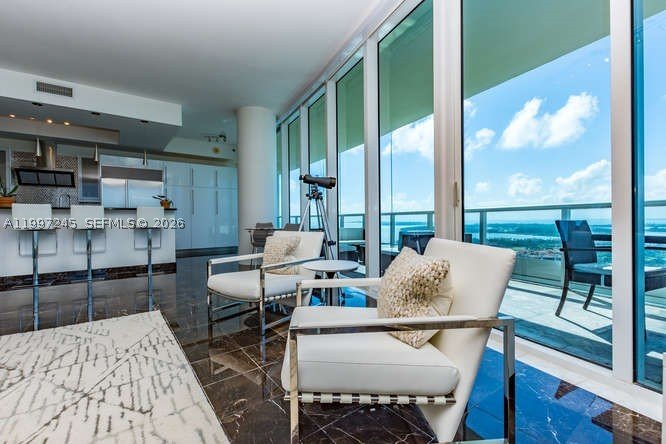 Alquiler de apartamento en Continuum I South 3101
