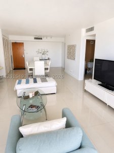 Aluguel de apartamento no Carlisle On The Ocean 1012
