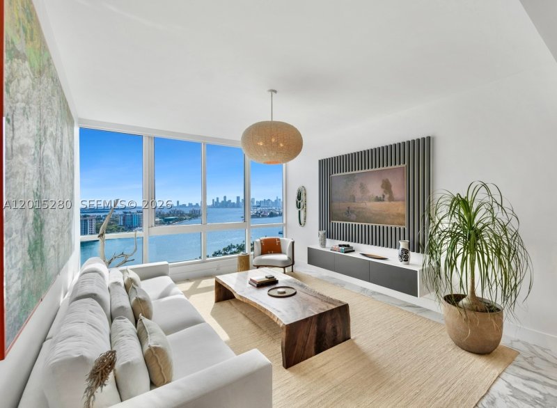 Condo for sale at Continuum I South 2003