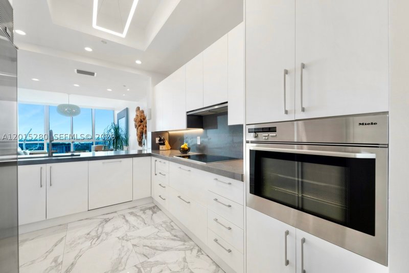 Condo for sale at Continuum I South 2003