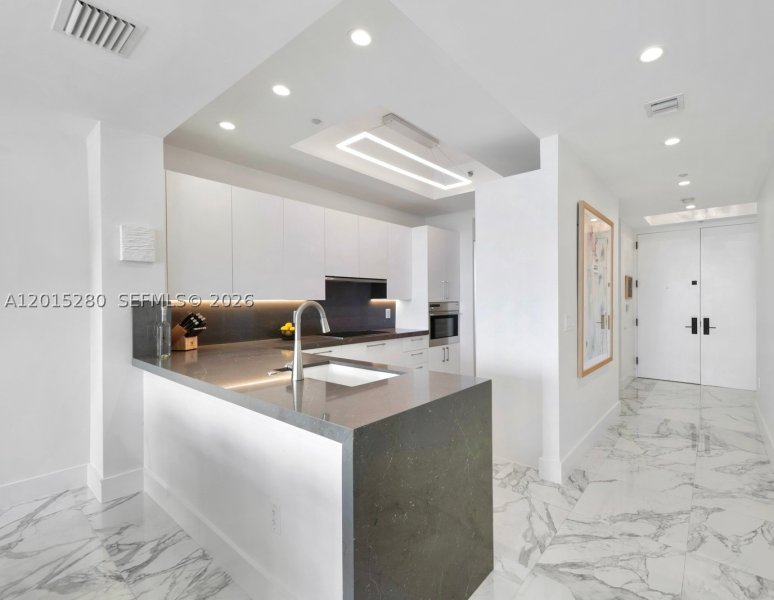 Condo for sale at Continuum I South 2003