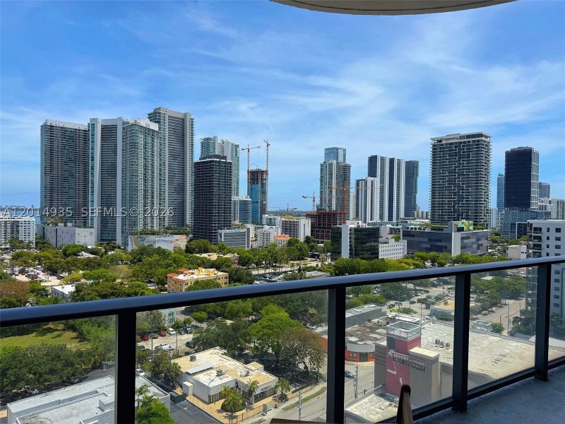 Apartment for rent at Hyde Midtown 1605