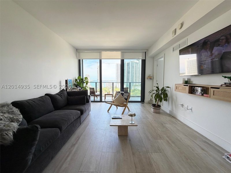 Apartment for rent at Hyde Midtown 1605